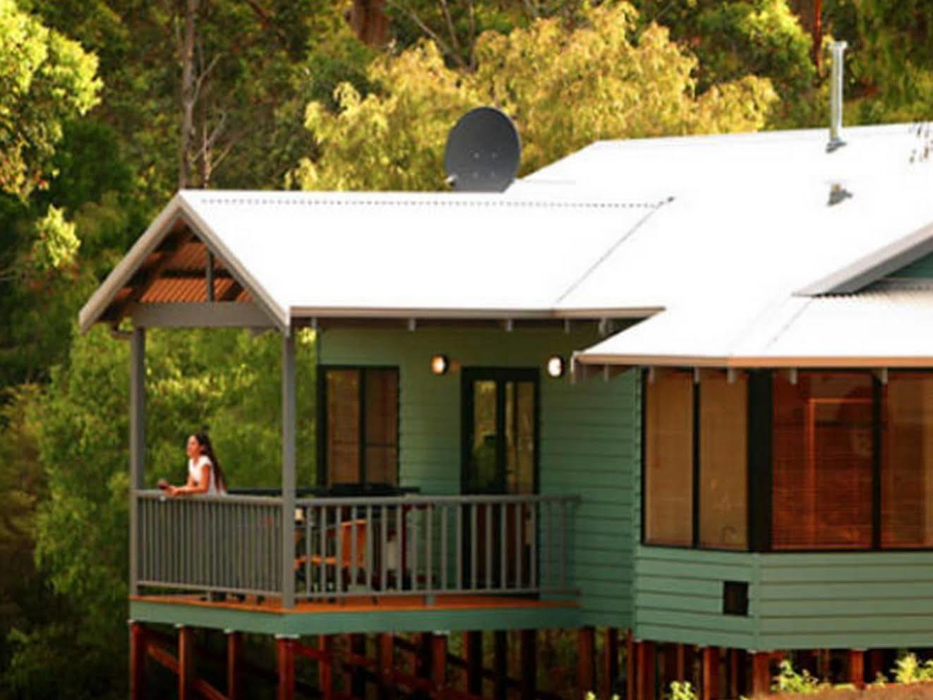 Rainbow Trail Chalets Pemberton Exterior foto
