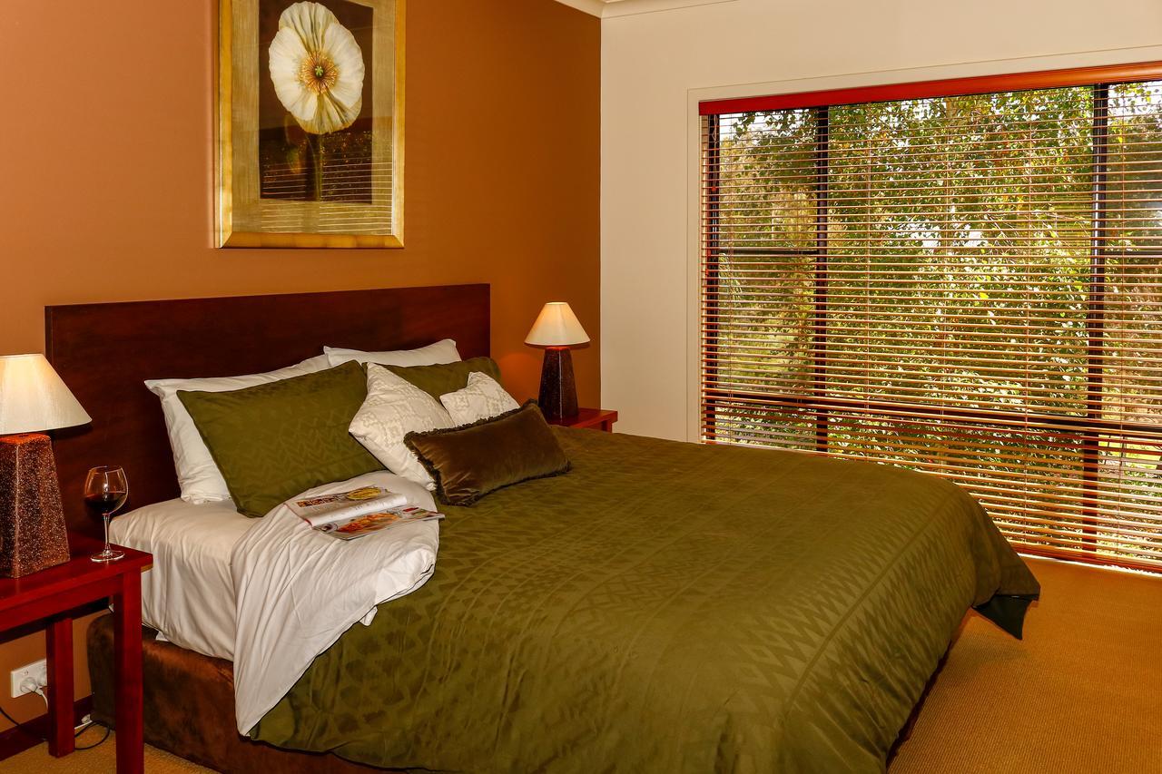 Rainbow Trail Chalets Pemberton Exterior foto