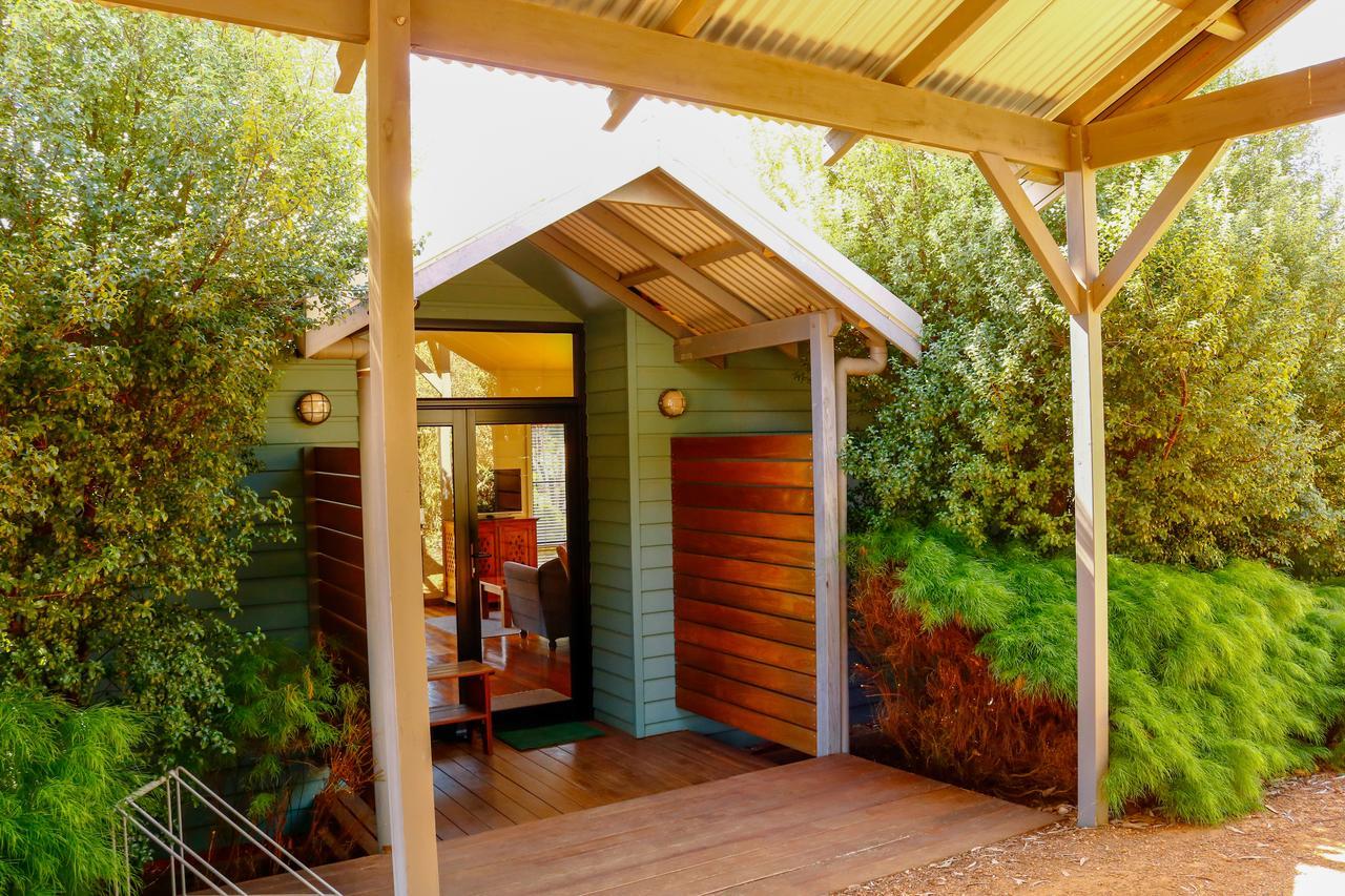 Rainbow Trail Chalets Pemberton Exterior foto
